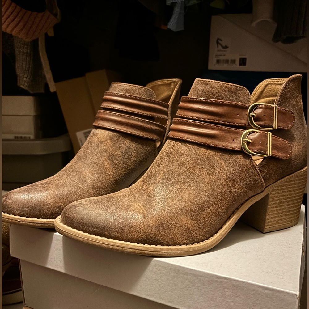 Qupid Brown Distressed Booties